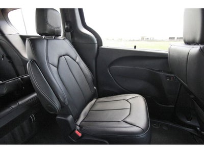 2025 Chrysler Voyager VOYAGER LX