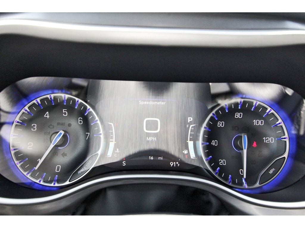 2025 Chrysler Voyager VOYAGER LX