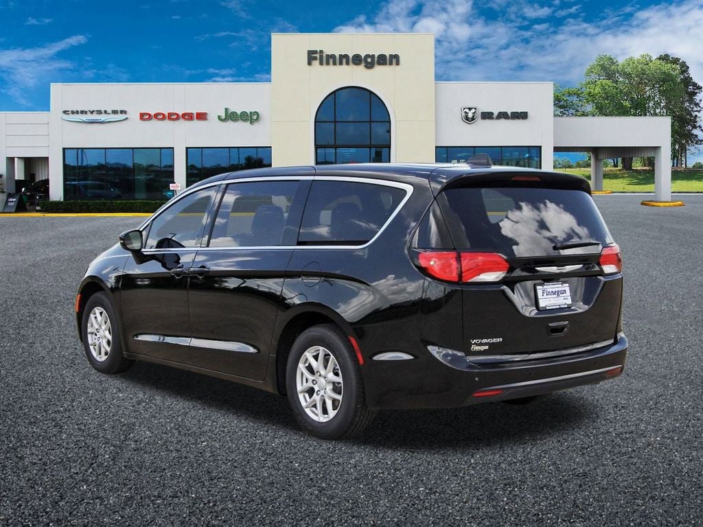 2025 Chrysler Voyager VOYAGER LX