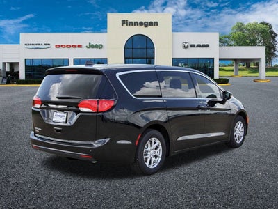 2025 Chrysler Voyager VOYAGER LX
