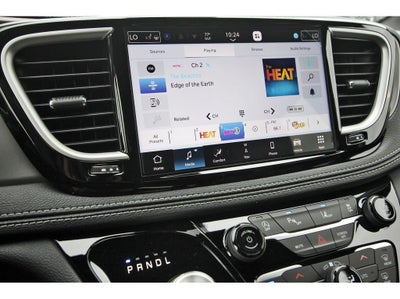2027 Chrysler Pacifica PACIFICA LIMITED