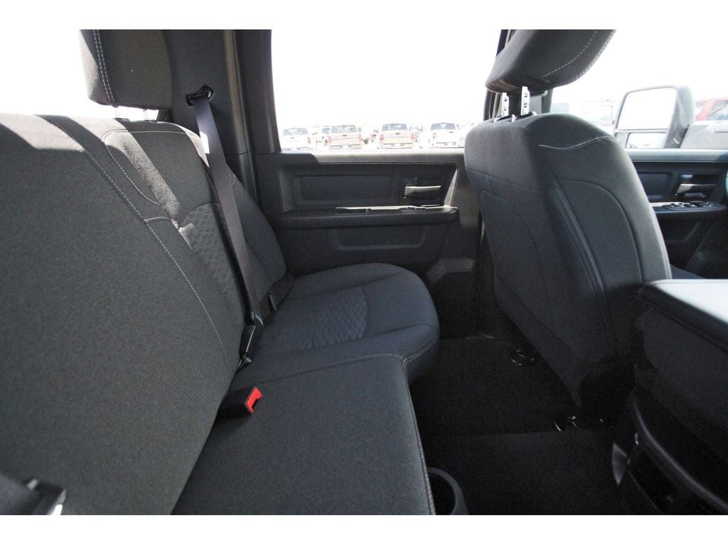 2026 RAM Ram 2500 RAM 2500 BLACK EXPRESS CREW CAB 4X4 6'4' BOX