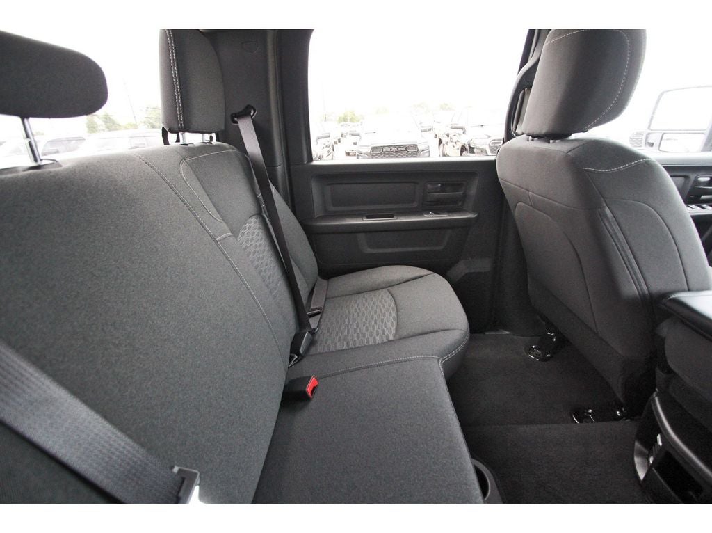 2026 RAM Ram 2500 RAM 2500 BLACK EXPRESS CREW CAB 4X4 6'4' BOX