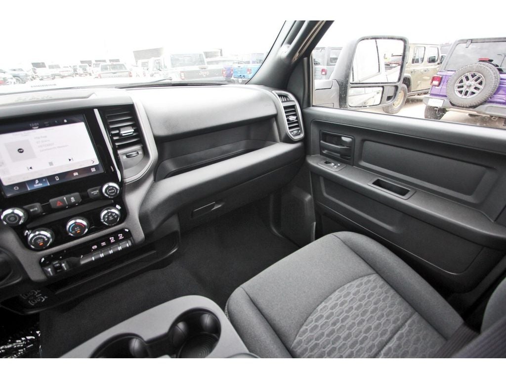 2026 RAM Ram 2500 RAM 2500 BLACK EXPRESS CREW CAB 4X4 6'4' BOX