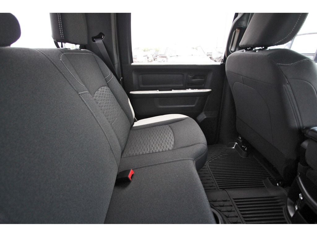 2026 RAM Ram 2500 RAM 2500 BLACK EXPRESS CREW CAB 4X4 6'4' BOX