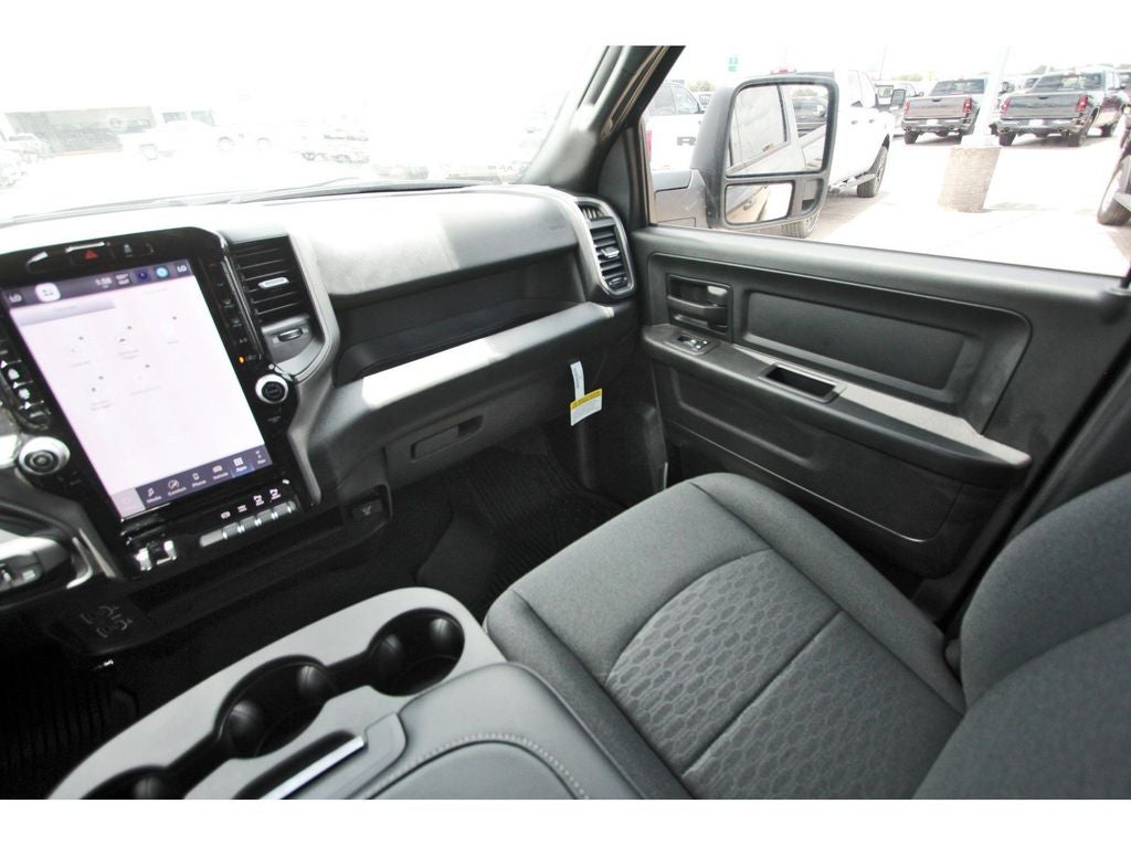 2026 RAM Ram 2500 RAM 2500 BLACK EXPRESS CREW CAB 4X4 6'4' BOX