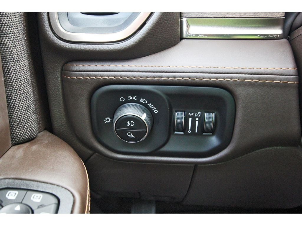 2026 RAM 3500 Limited DUALLY - SUNROOF - 360 CAMERA