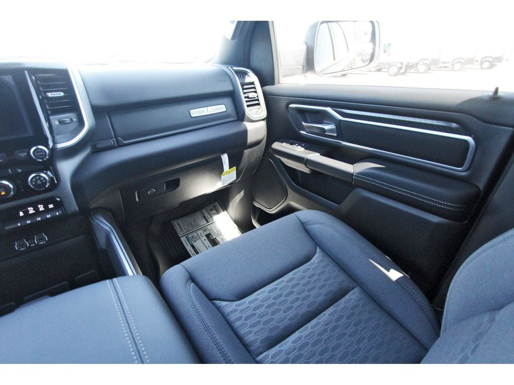 2026 RAM Ram 1500 RAM 1500 LONE STAR CREW CAB 4X2 5'7' BOX