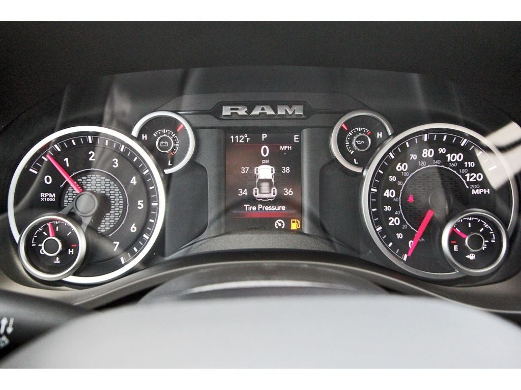 2026 RAM Ram 1500 RAM 1500 EXPRESS CREW CAB 4X2 5'7' BOX