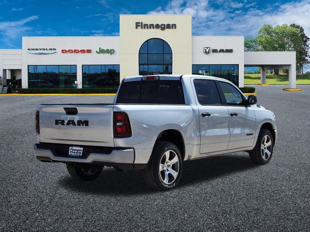 2026 RAM Ram 1500 RAM 1500 EXPRESS CREW CAB 4X2 5'7' BOX