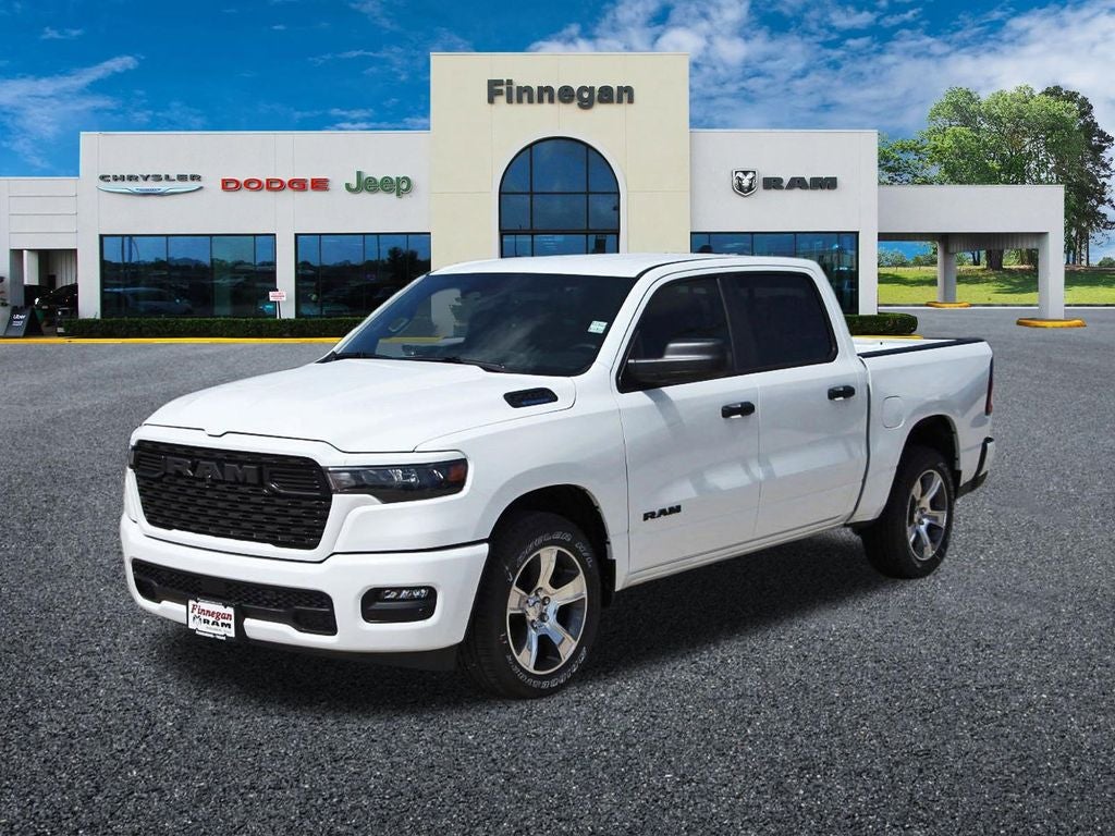 2026 RAM Ram 1500 RAM 1500 EXPRESS CREW CAB 4X2 5'7' BOX