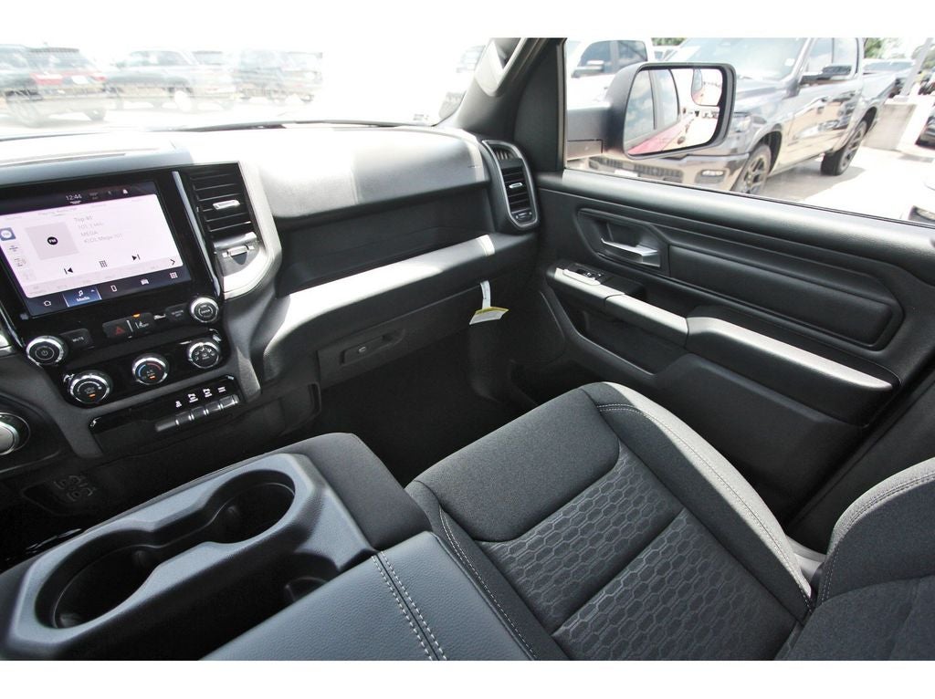 2026 RAM Ram 1500 RAM 1500 EXPRESS CREW CAB 4X2 5'7' BOX