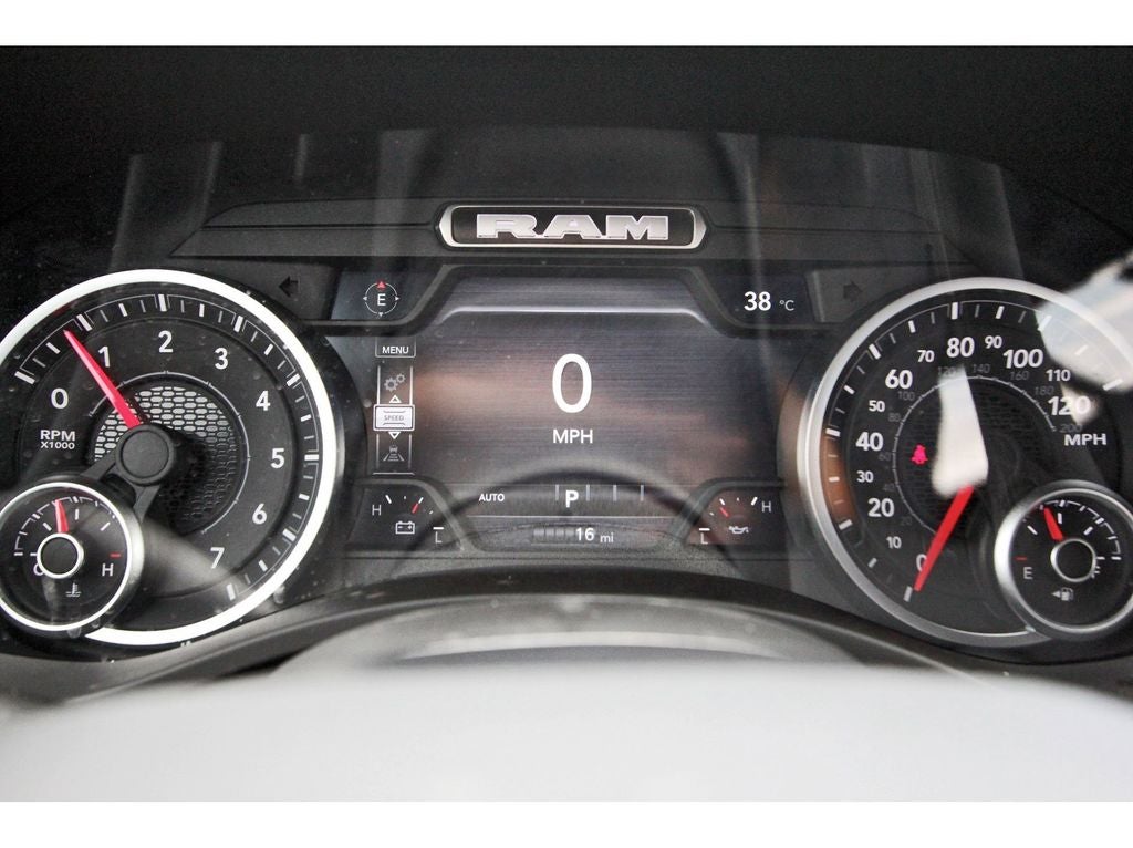 2026 RAM Ram 1500 RAM 1500 LARAMIE CREW CAB 4X2 5'7' BOX