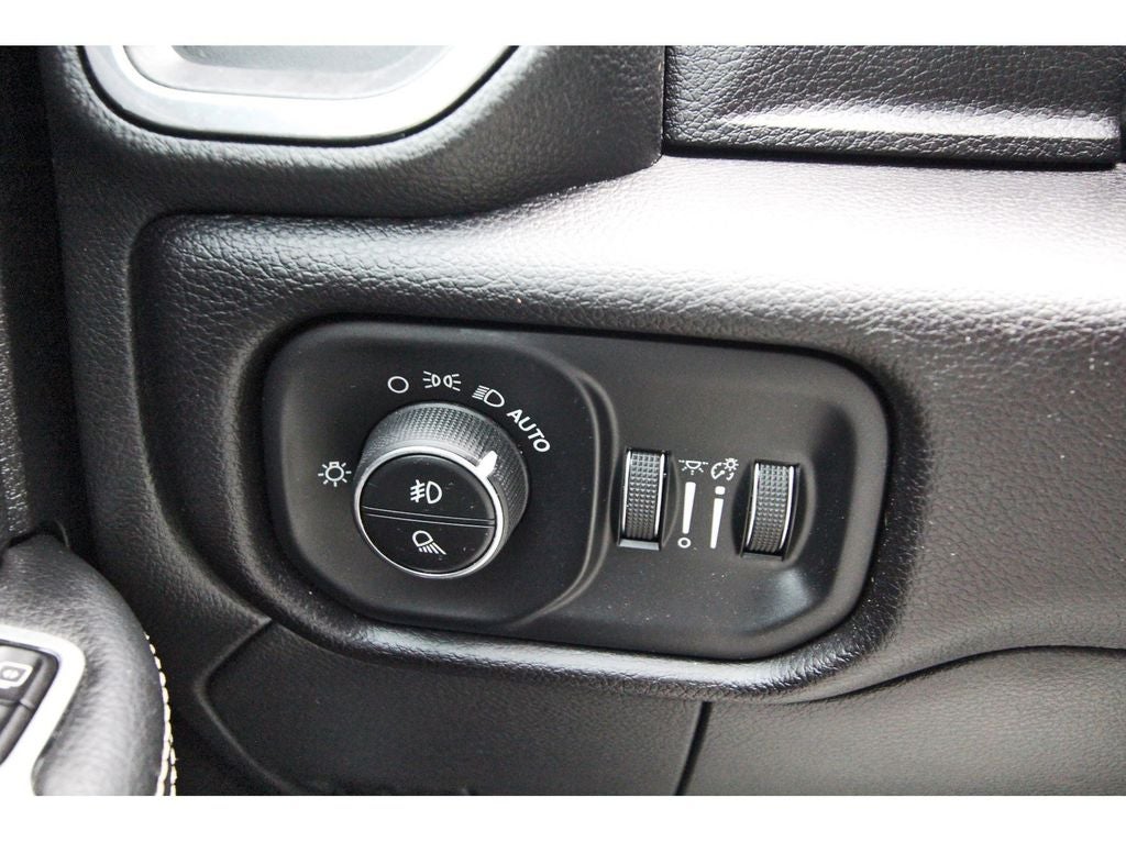 2023 RAM 2500 Laramie Crew Cab 4x4 6'4' Box