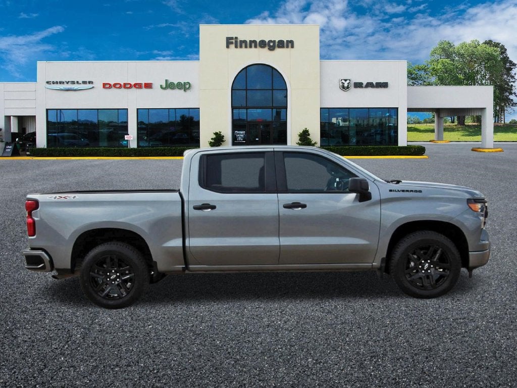 2023 Chevrolet Silverado 1500 Custom