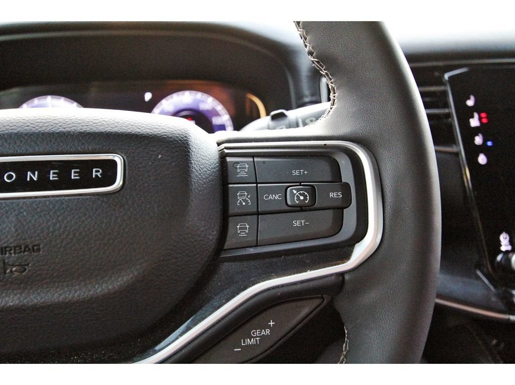 2024 Jeep Wagoneer BASE