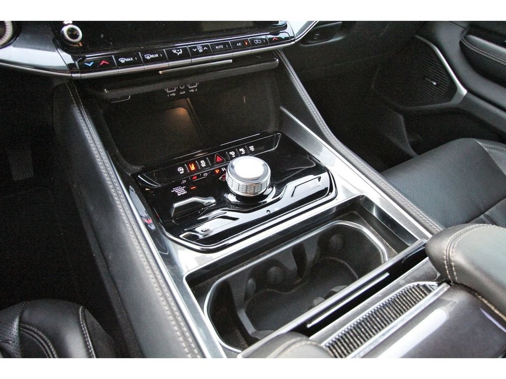 2024 Jeep Wagoneer BASE