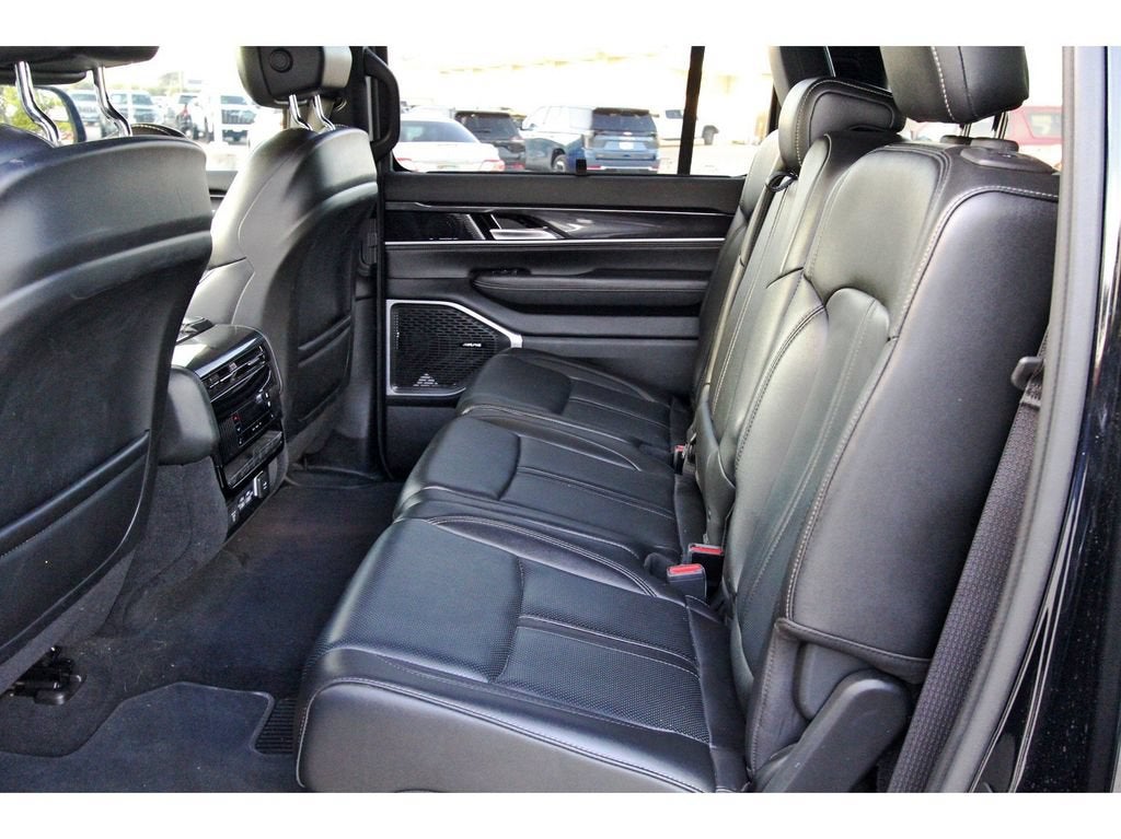 2024 Jeep Wagoneer BASE