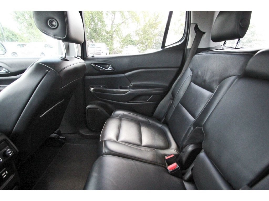 2017 GMC Acadia SLT